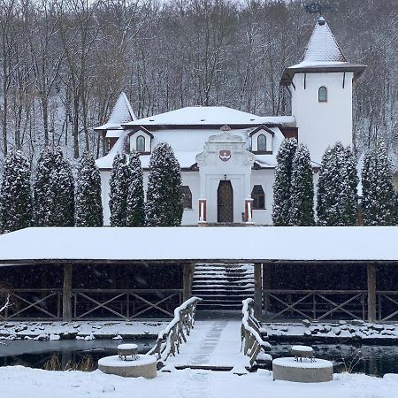 Готельний Комплекс Трапезна Subbotiv Exterior foto